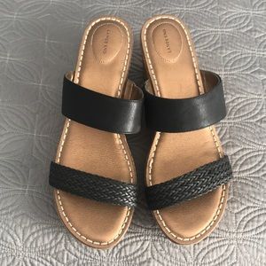 Lands End platform black sandals